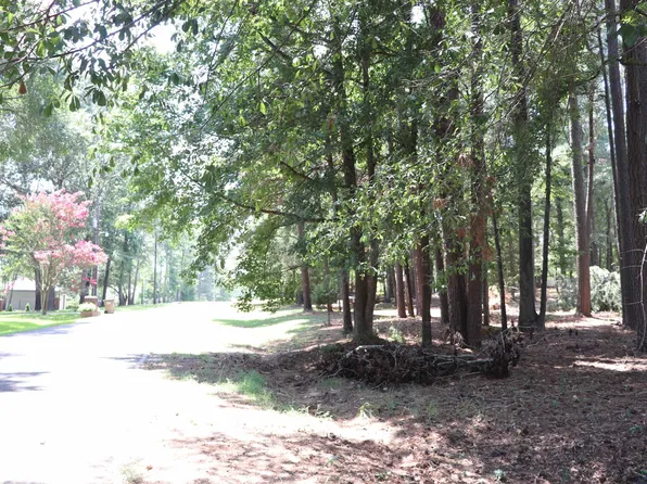 Pine Island Dr, Marshall, TX 75672