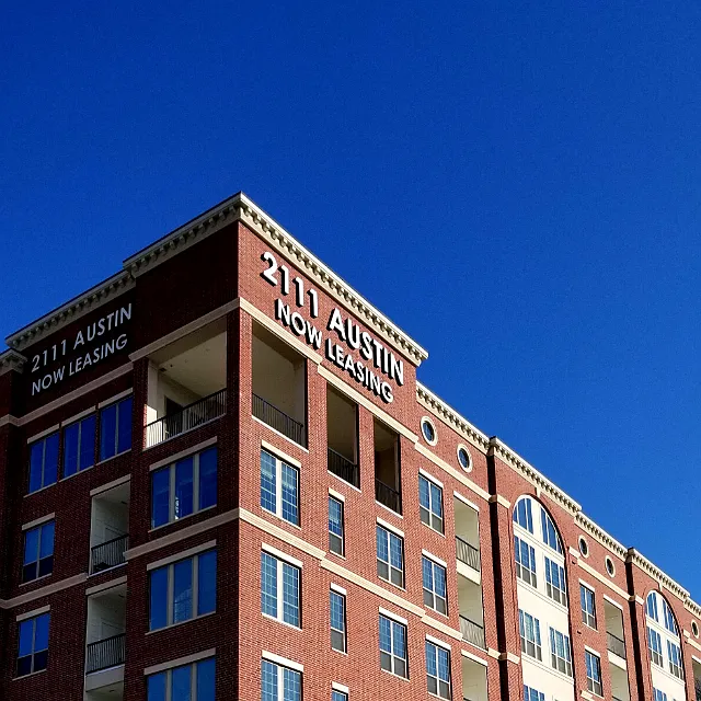 2111 Austin Apartments — Photo 2