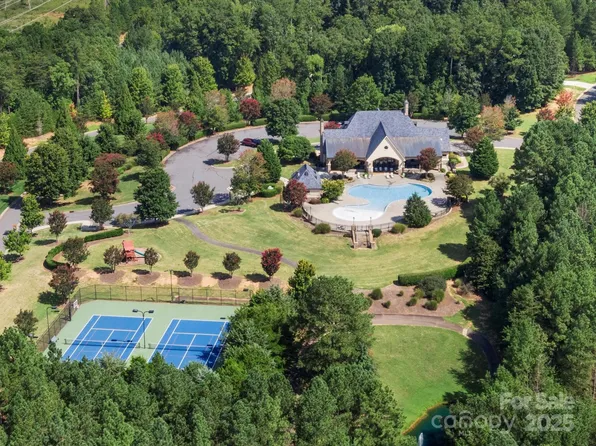 3001 Lake Pointe Dr, Belmont, NC 28012