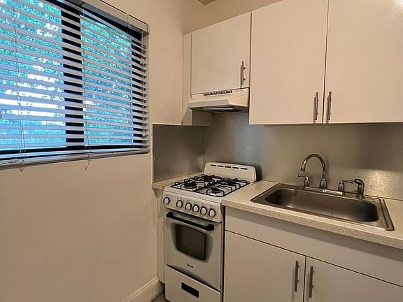 5th image of 501 NW 30th St APT 7