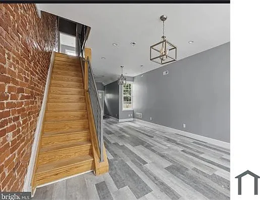 2511 N Douglas St — Photo 3