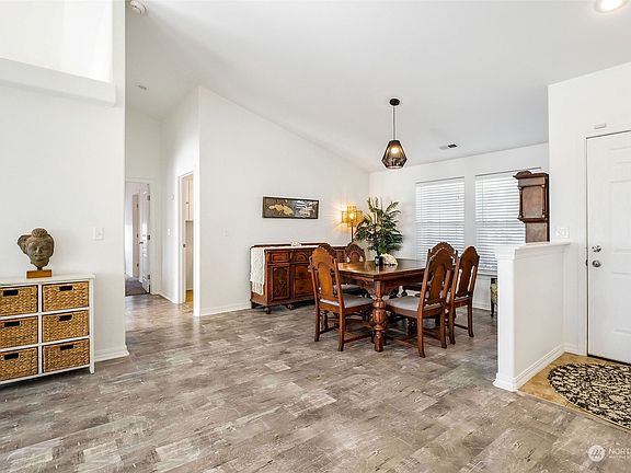 5th image of 613 N Mississippi Drive