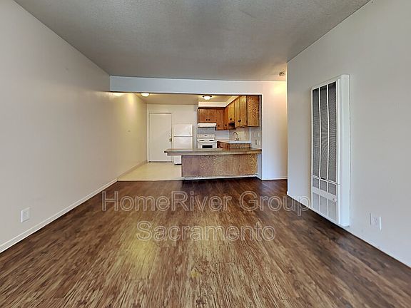 3rd image of 2631 27th St APT 13