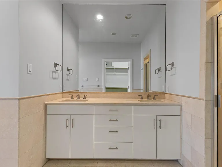 704 Arch Adams Ln — Photo 16