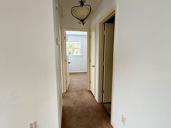5th image of 312 Clay St