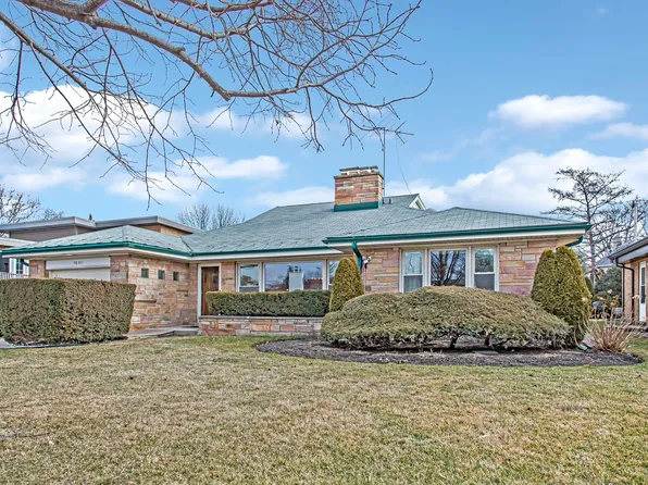 7051 N Kedvale Ave, Lincolnwood, IL 60712