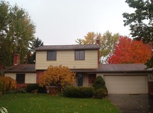 3390 Chevron Dr, Highland, MI 48356