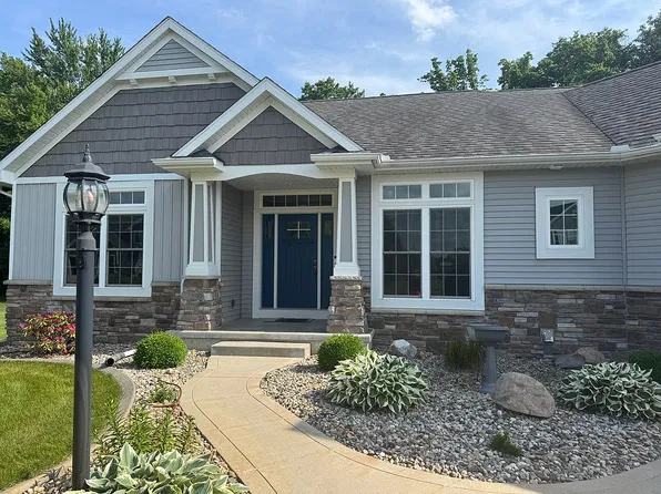 69517 Woodridge Ct, New Paris, IN 46553