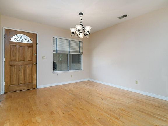 3rd image of 318 Lido Ct