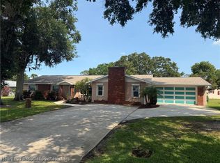 330 Sassafras Ave, Sebring, FL 33870