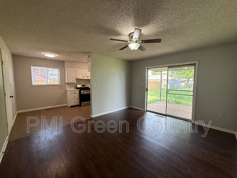4805 Bermuda Cir — Photo 4