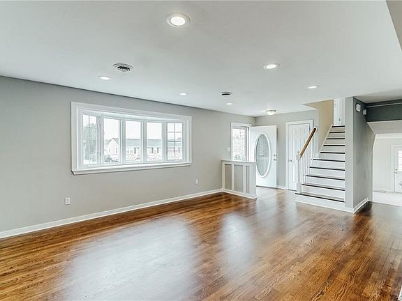 5th image of 4511 Winterbourne Dr