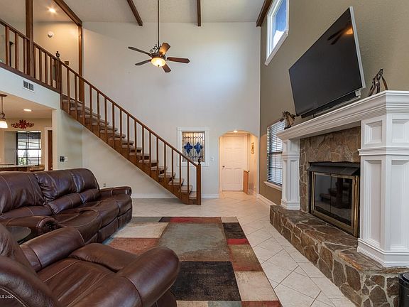 3rd image of 1360 War Eagle Blvd
