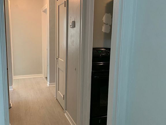 2nd image of 275 Ravine St