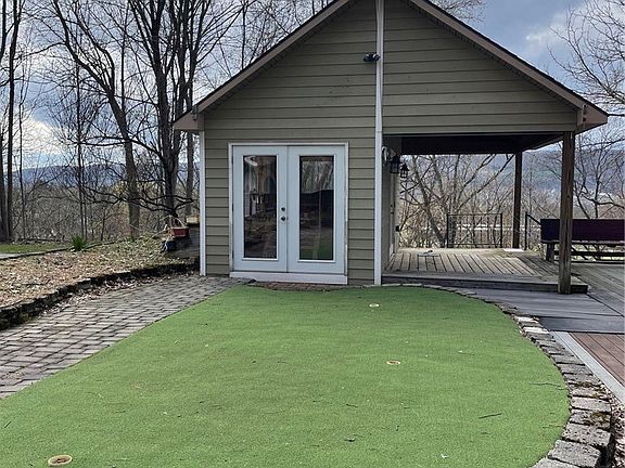 3rd image of 321 Rockwell Rd