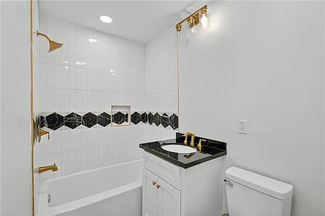 920 Chartres St #7 — Photo 14