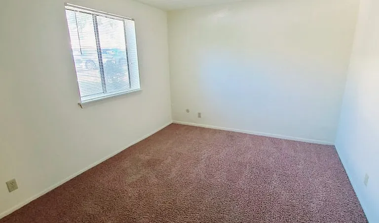 Kimberly Club Apartments — Photo 156