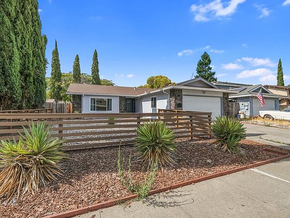 2nd image of 455 Manzanita Avenue