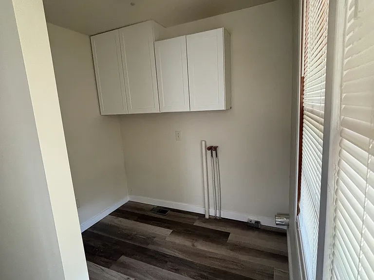 166 E 7th St — Photo 10