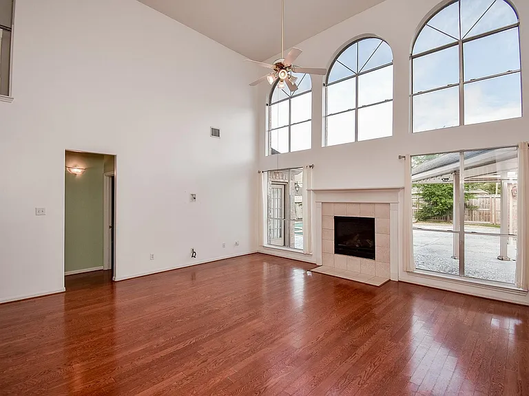 2719 Mossy Log Ct — Photo 15