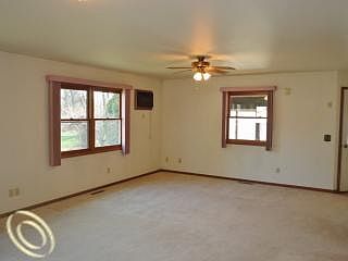 4th image of 1034 Garden Ave