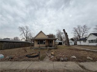 385 E Elm St, Argenta, IL