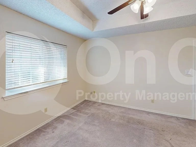 1414 Bogard Ln — Photo 10