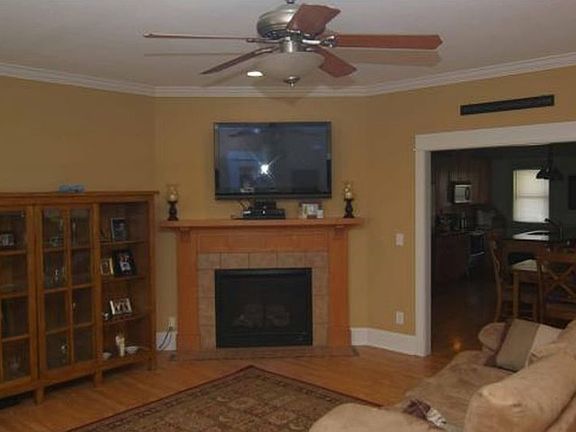 2nd image of 3620 Cattail Ln