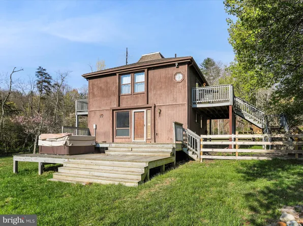55 Pioneer Trl, Great Cacapon, WV 25422