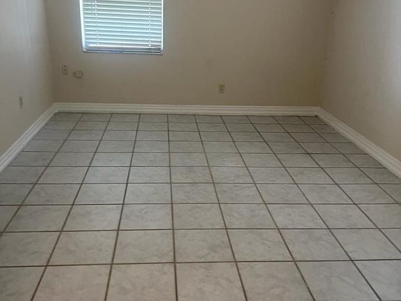 5th image of 1033 Lamboll Ave
