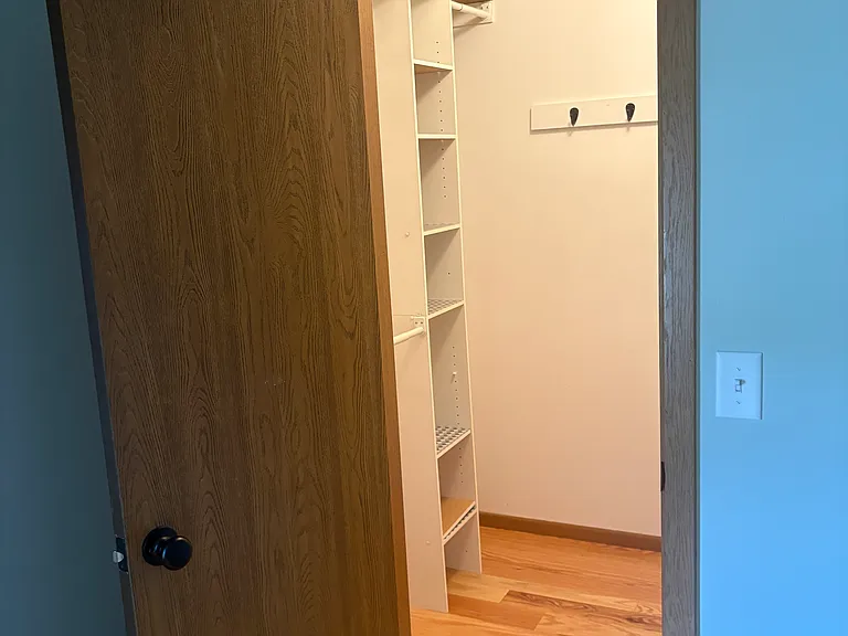 686 Plainfield Ct #1 — Photo 11