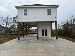 11136 Missouri St, Bay Saint Louis, MS 39520