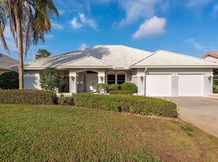 147 Muirfield Cir, Naples, FL 34113