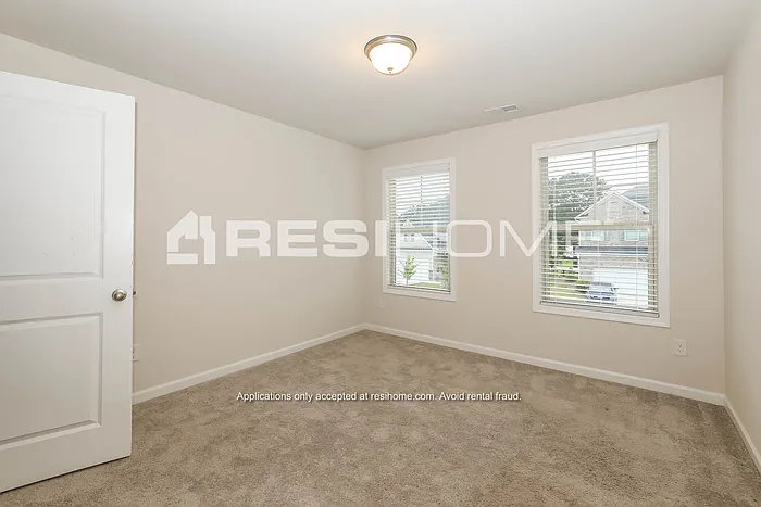 601 Verdant Crane Ct — Photo 9