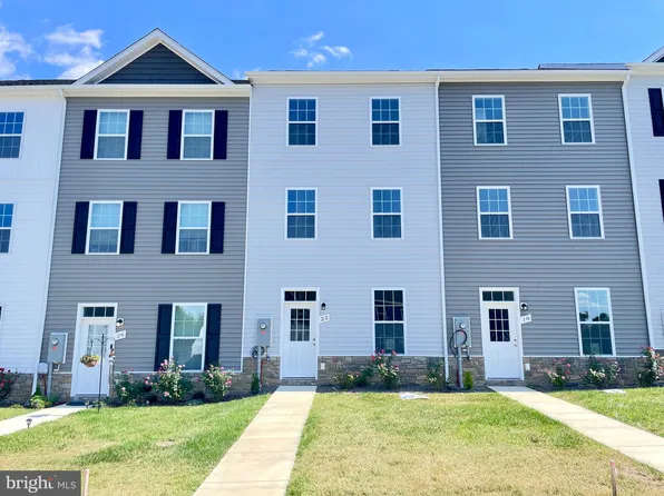 22 Snowdrop Ct, Kearneysville, WV 25430
