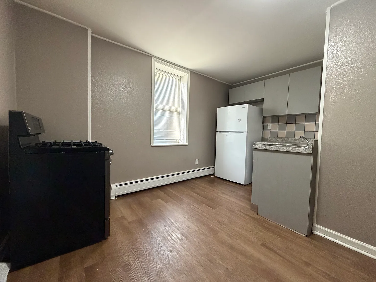 1 bed, 500 sqft, $945 — Photo 3