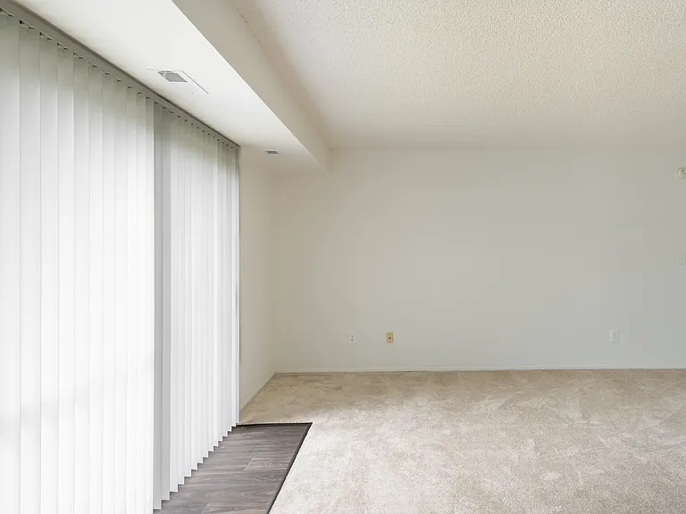 Riverside Village Apartments — Photo 39