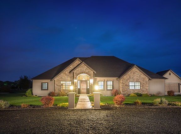 3rd image of 68 Ella Quintino Ln