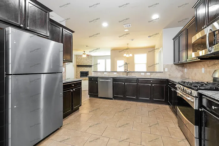 9704 Squire Ln — Photo 5