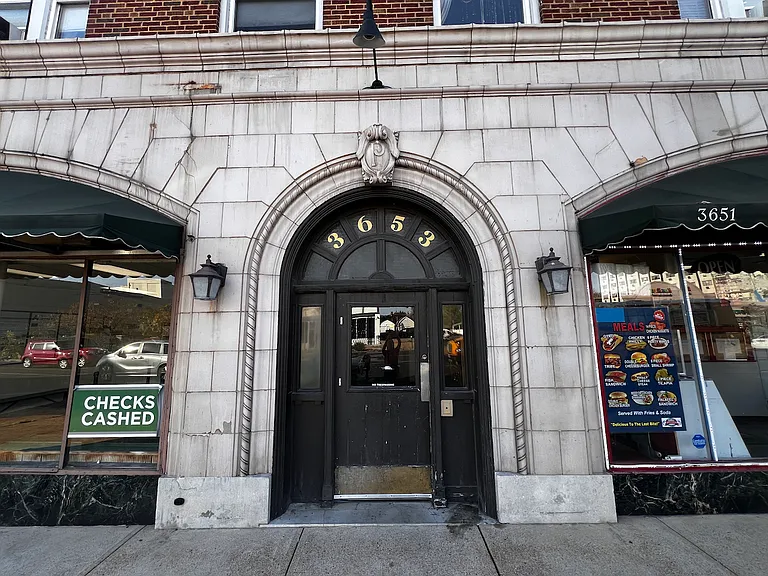 Situated along the vibrant South Grand corridor, this historic, classic brick building offers historic charm and an unbeatable central location. Enjoy the convenience of city living with everything you need just minutes away.