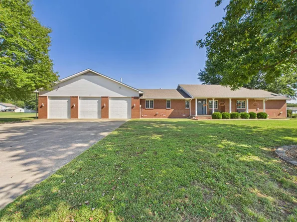 403 Valley Airport Dr, Cotter, AR 72626