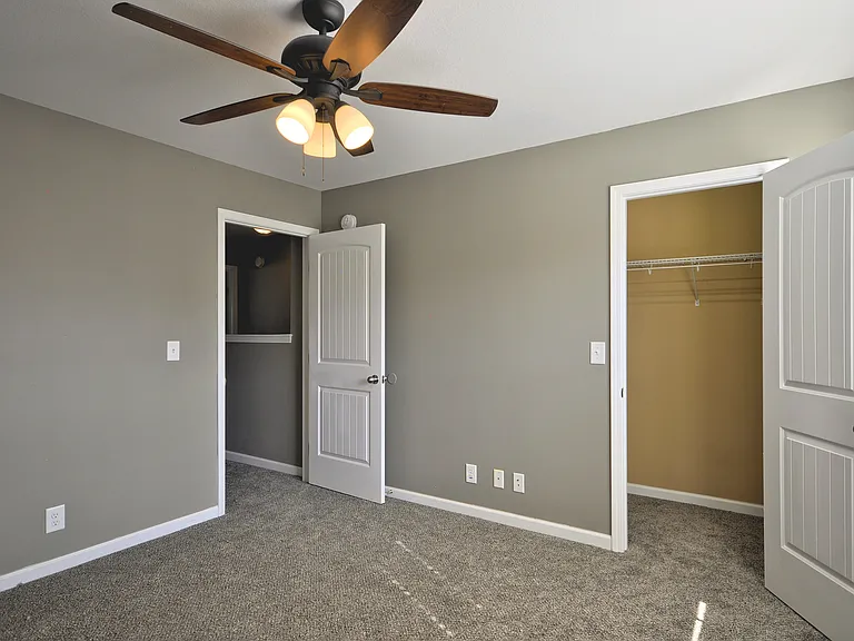 325 Sam Houston Cir — Photo 23