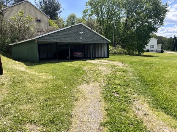 616 4th St, Mc Clellandtown, PA 15458