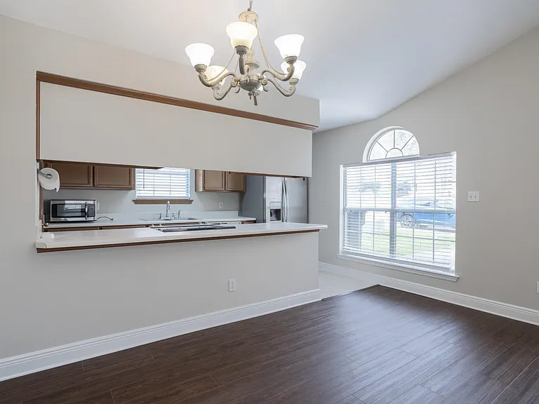 3569 Chatelaine Dr — Photo 6