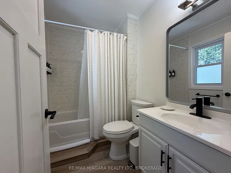 4354 5th Ave — Photo 12