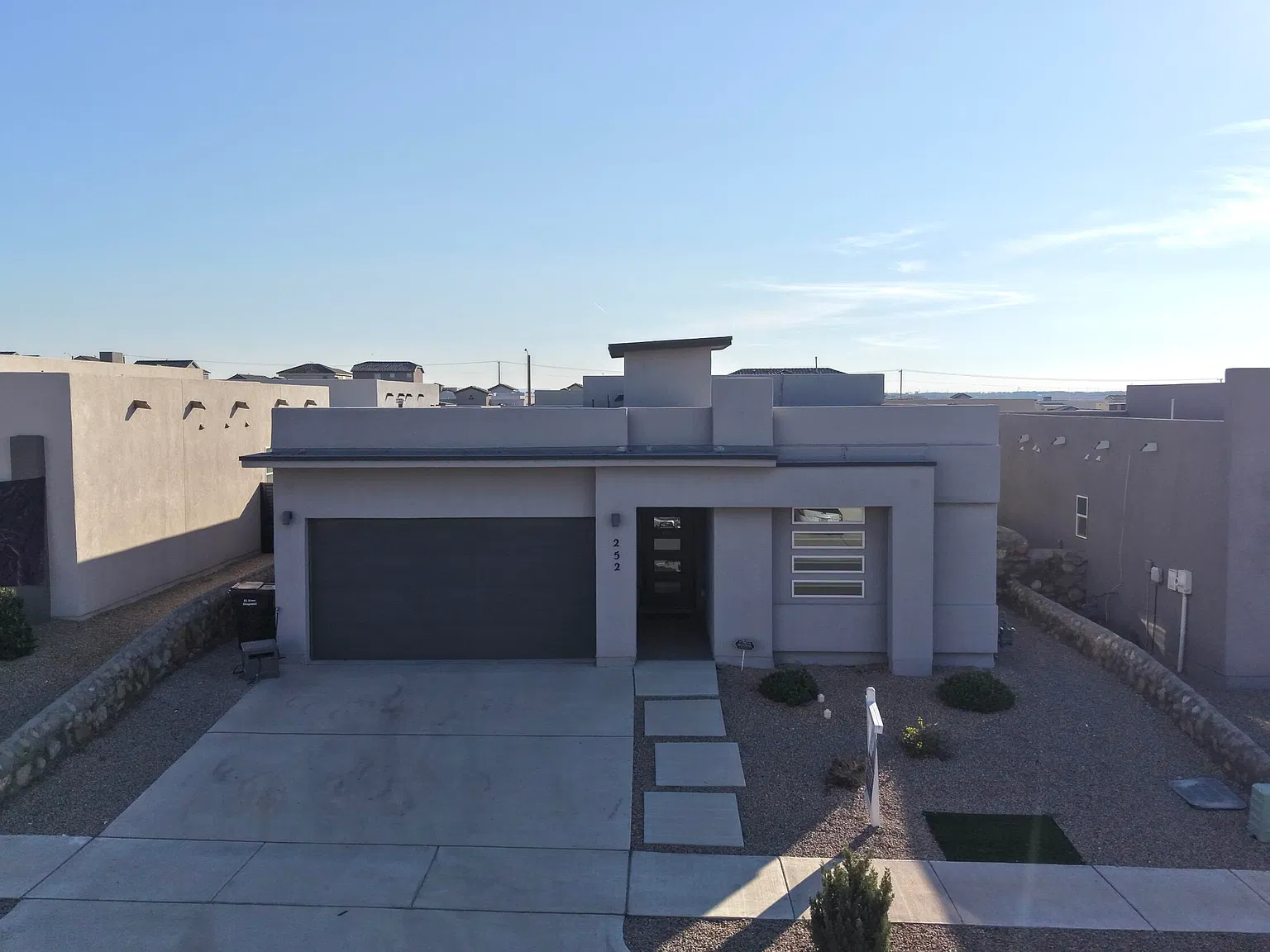 4 bed, 2.5 bath, 1899 sqft, $2,150 — Photo 1