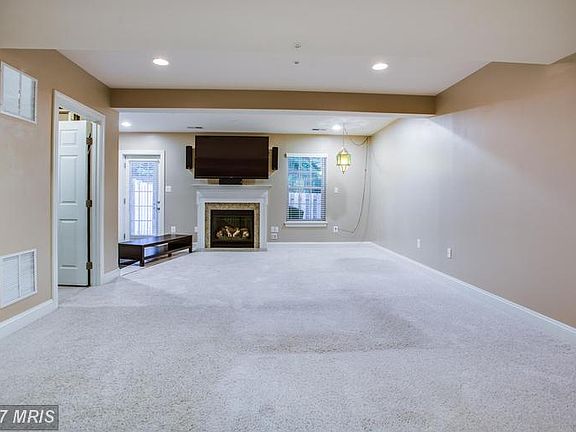 2nd image of 3937 Broadheath Cir