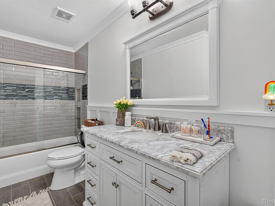 10073 Silver Lake Rd, photo 23