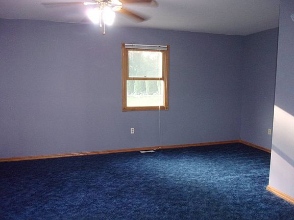 4th image of 48 White Tail Dr