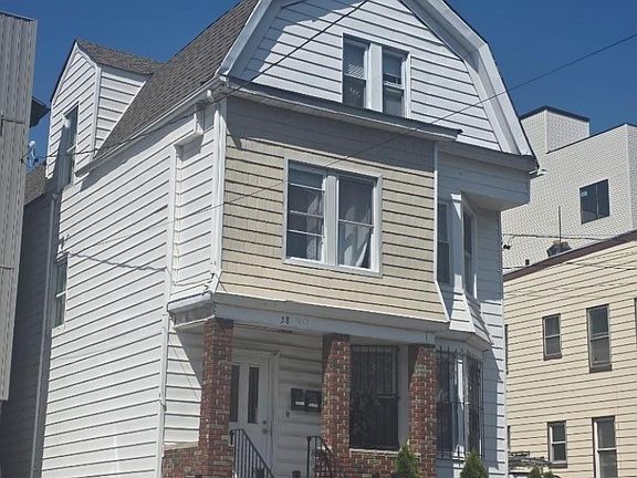 2nd image of 38 20Th Ave